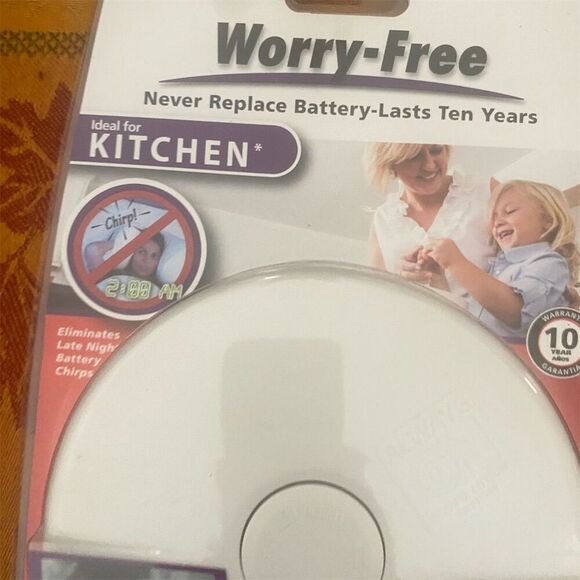 Kidde 10-Year Smoke & Carbon Monoxide Detector with Voice Alerts - Picture 2 of 5